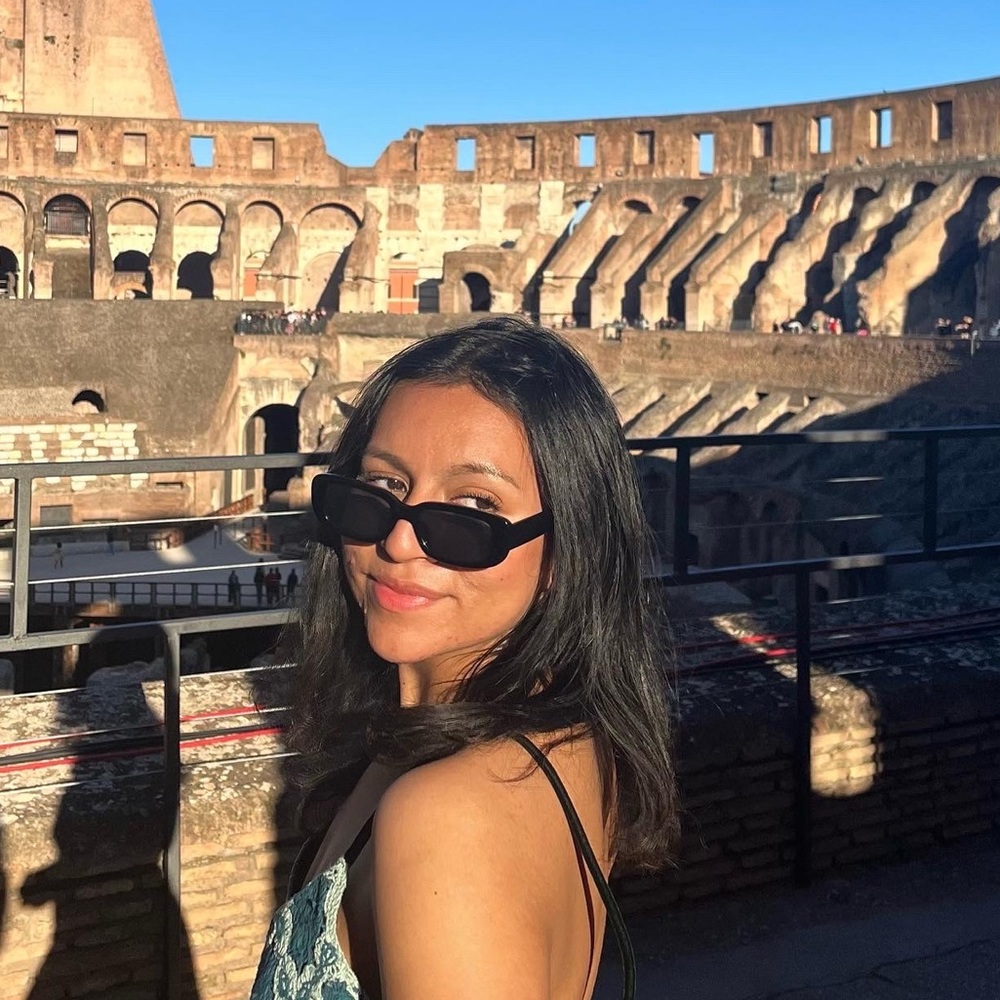 Meet your Posher, Adriana